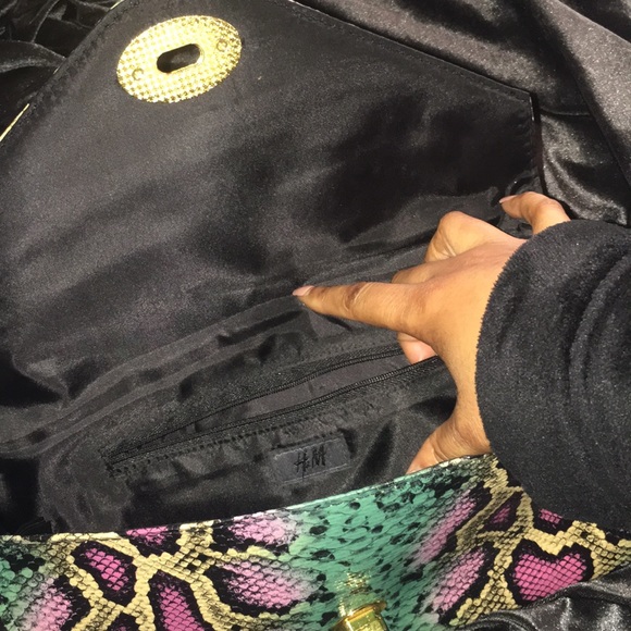 Leopard printed clutch - Picture 3 of 7